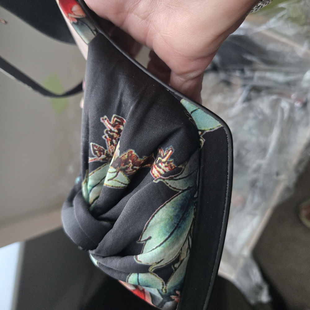 Chinese Laundry Flory Geisha Print Heels - Picture 15 of 15